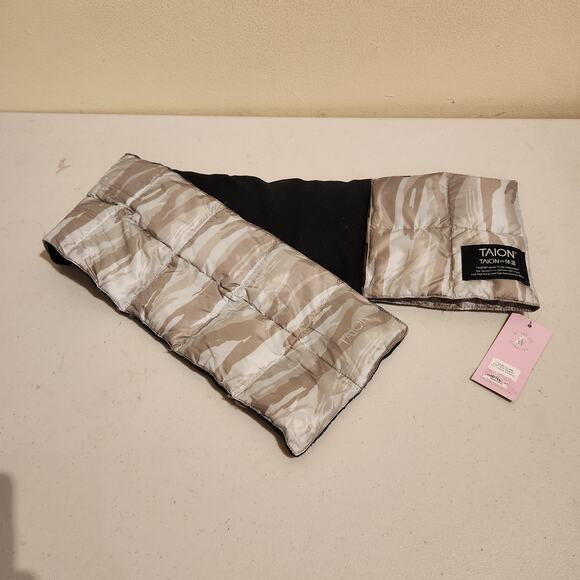 Taion Reversible Down Neck Warmer Gray Camouflage NWT Weather Resistant Scarf - Picture 10 of 10